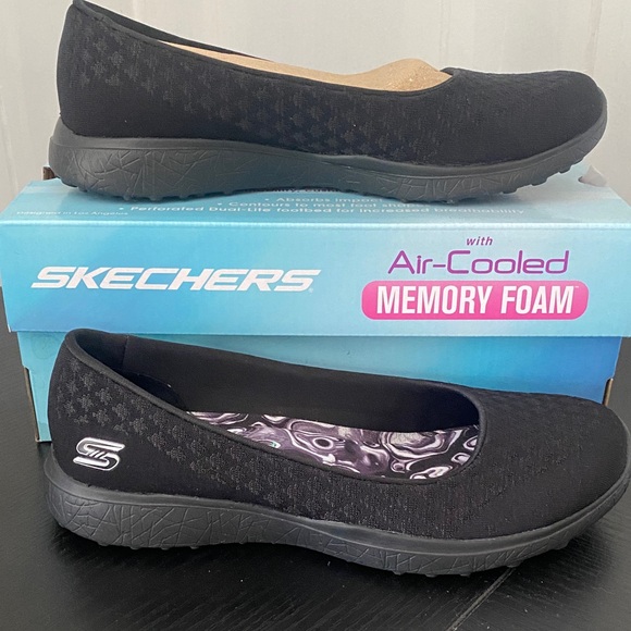 Skechers Women's Black Loafers with Air-Cooled Memory Foam - Picture 1 of 5